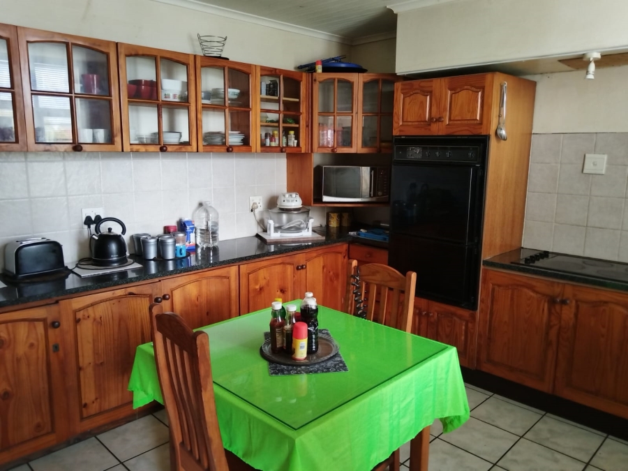 3 Bedroom Property for Sale in Swartkops Eastern Cape